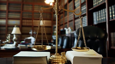 آدرس و تلفن دفتر وکیل امور کیفری مجرب در مشهد